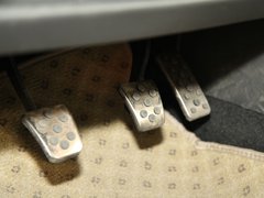 2010款 三厢 1.5L 手动 运动版
