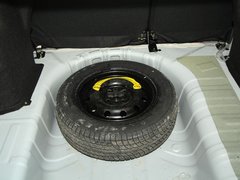 2010款 三厢 1.5L 手动 运动版