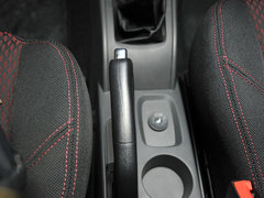 2010款 三厢 1.5L 手动 运动版