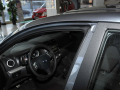 2010款 三厢 1.5L 手动 运动版