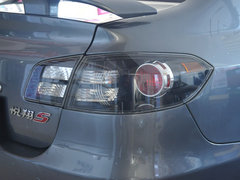 2010款 三厢 1.5L 手动 运动版
