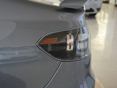 2010款 三厢 1.5L 手动 运动版