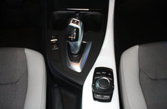 2011款 120i 2.0L 双门轿跑车