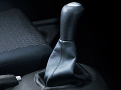 2011款 1.3L 手动 至尊型