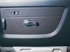 2011款 1.3L 手动 至尊型