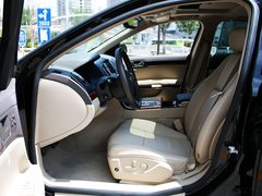凯迪拉克(国产)  SLS赛威 2.0T AT 驾驶席座椅正视图