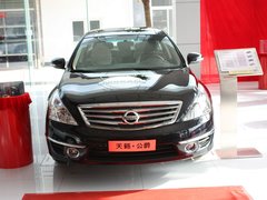 东风日产  公爵 2.5 XV CVT 车头正面视角