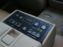 2010款 2.5L AT V6 Royal真皮导航版