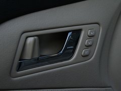 2010款 2.5L AT V6 Royal真皮导航版