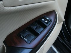 2010款 2.5L AT V6 Royal真皮导航版
