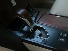 2010款 2.5L AT V6 Royal真皮导航版