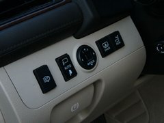 2010款 2.5L AT V6 Royal真皮导航版