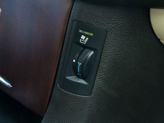 2010款 2.5L AT V6 Royal真皮导航版