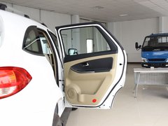 2011款 2.4T 手动 柴油两驱豪华型 5座
