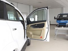 2011款 2.4T 手动 柴油两驱豪华型 5座
