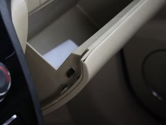 2011款 2.4T 手动 柴油两驱豪华型 5座