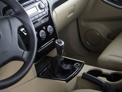 2011款 2.4T 手动 柴油两驱豪华型 5座