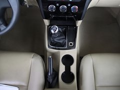 2011款 2.4T 手动 柴油两驱豪华型 5座