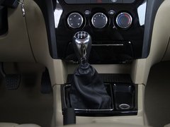 2011款 2.4T 手动 柴油两驱豪华型 5座