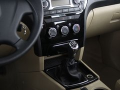 2011款 2.4T 手动 柴油两驱豪华型 5座