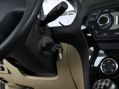 2011款 2.4T 手动 柴油两驱豪华型 5座
