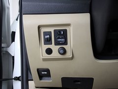 2011款 2.4T 手动 柴油两驱豪华型 5座