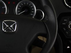 2011款 2.4T 手动 柴油两驱豪华型 5座
