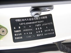 2011款 2.4T 手动 柴油两驱豪华型 5座