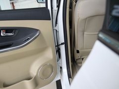 2011款 2.4T 手动 柴油两驱豪华型 5座
