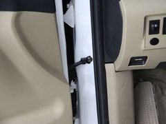 2011款 2.4T 手动 柴油两驱豪华型 5座