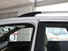 2011款 2.4T 手动 柴油两驱豪华型 5座