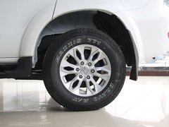 2011款 2.4T 手动 柴油两驱豪华型 5座