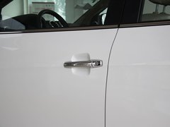 2011款 2.4T 手动 柴油两驱豪华型 5座