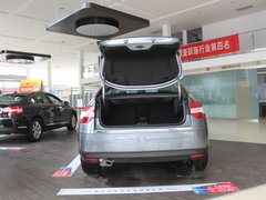 2011款 2.3L 自动 尊驭型