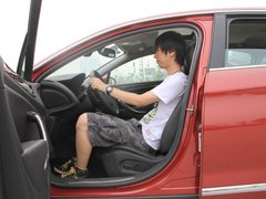 2011款 2.3L 自动 尊贵型