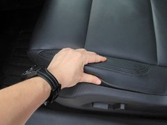 2011款 2.3L 自动 尊贵型
