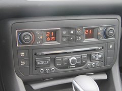 2011款 2.3L 自动 尊贵型