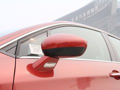 2011款 2.3L 自动 尊贵型