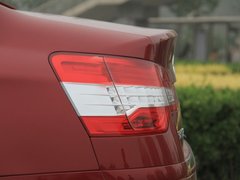 2011款 2.3L 自动 尊贵型