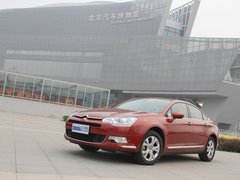 2011款 2.3L 自动 尊贵型