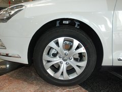 2011款 2.3L 自动 尊贵型