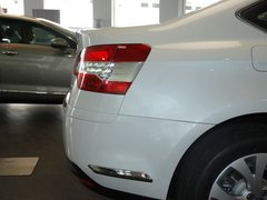 2011款 2.3L 自动 尊贵型