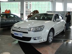 2011款 2.3L 自动 尊贵型