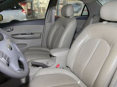 比亚迪  G3 1.8 CVT 驾驶席座椅前45度视图