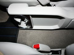 2011款 2.3 自动 尊贵版 7座