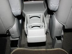 2011款 2.3 自动 尊贵版 7座