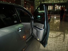 2011款 2.3 自动 尊贵版 7座
