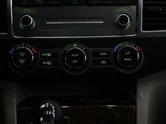 2011款 2.3 自动 尊贵版 7座