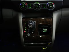 2011款 2.3 自动 尊贵版 7座