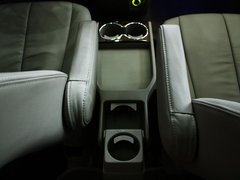 2011款 2.3 自动 尊贵版 7座